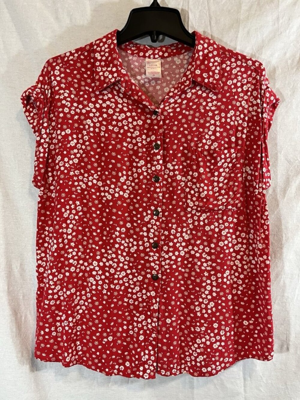 No Boundaries Junior’s Large (11-13) Red Floral Lightweight Rayon Blouse